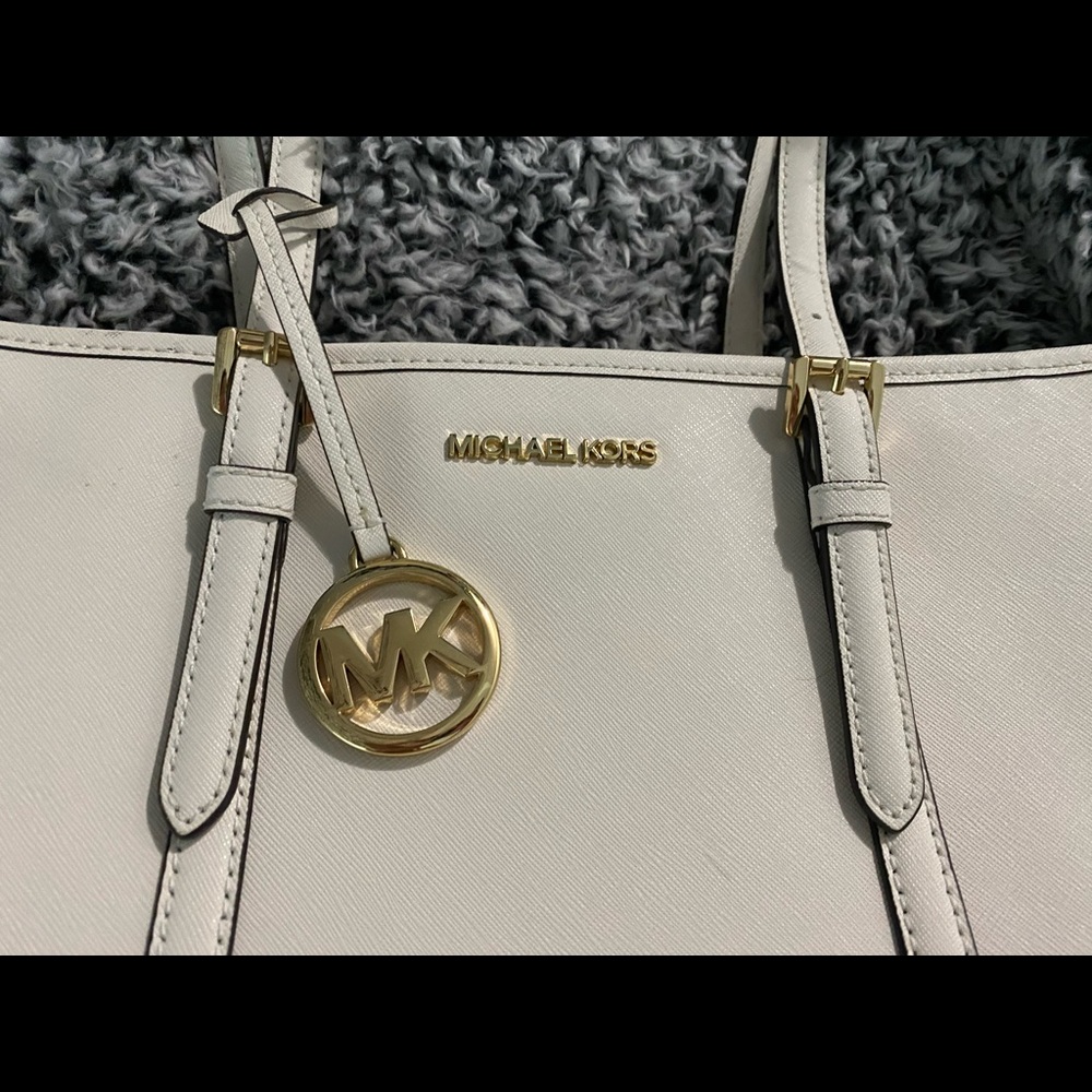 White Micheal Kors purse - Picture 5 of 6